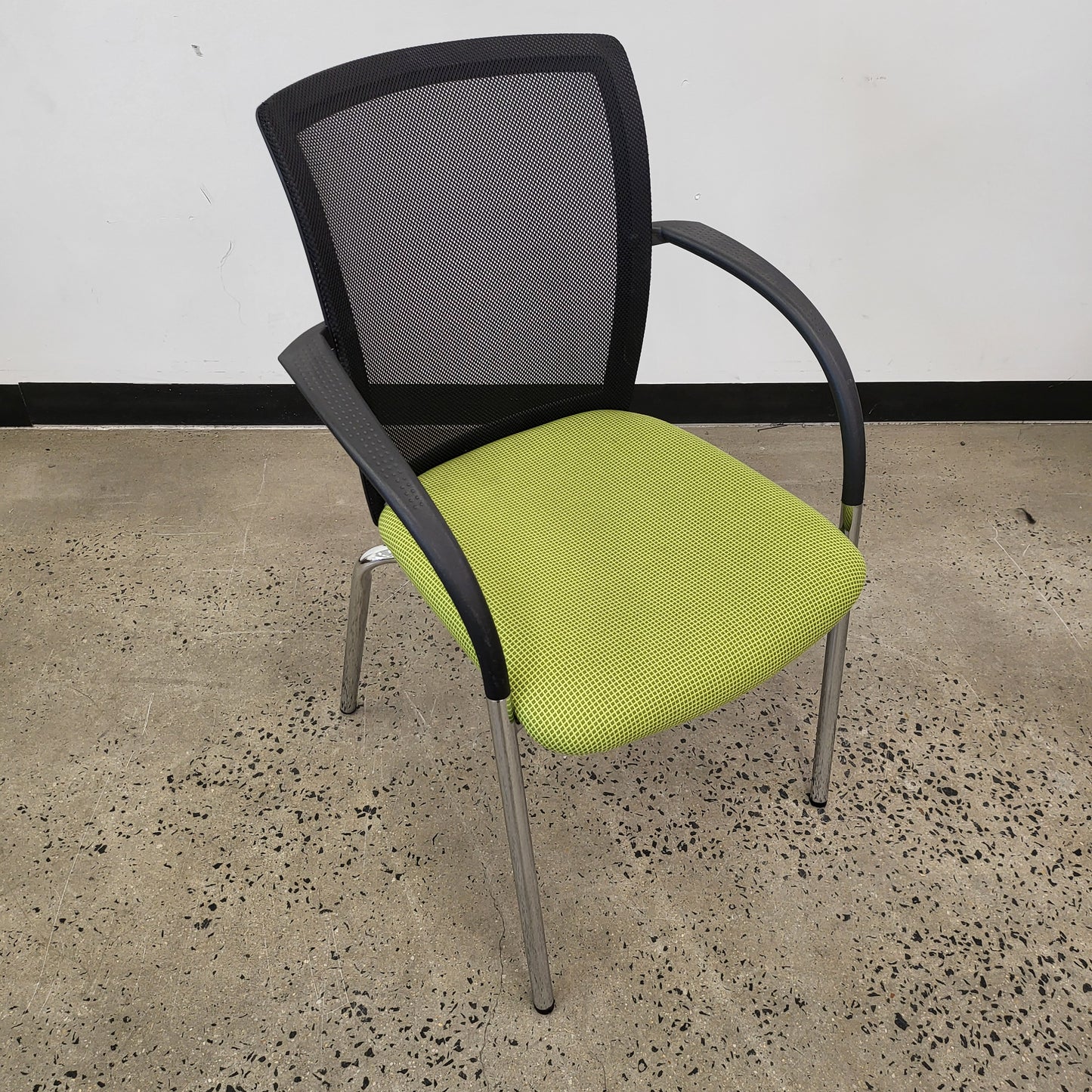 Mesh Visitor Chair in Green