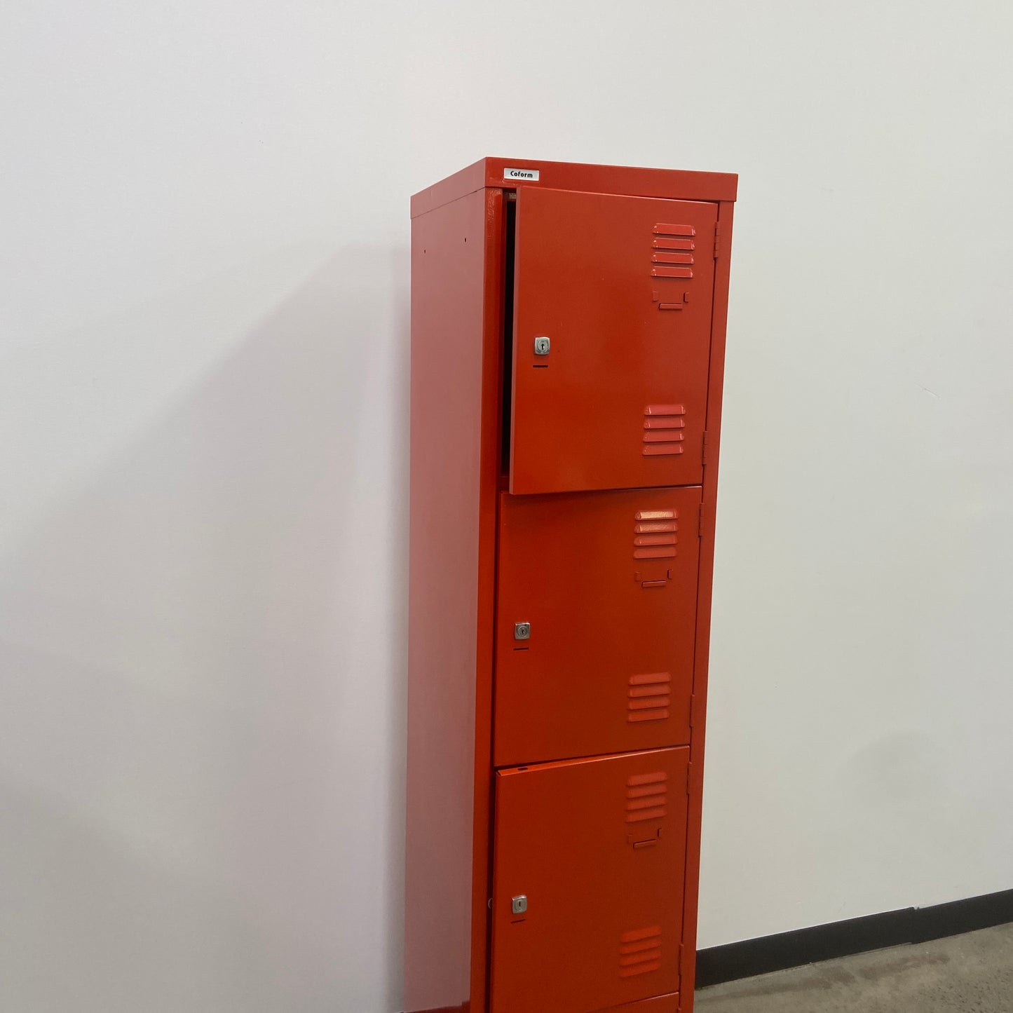Coform Single Locker Red 4 Door - needs repairs