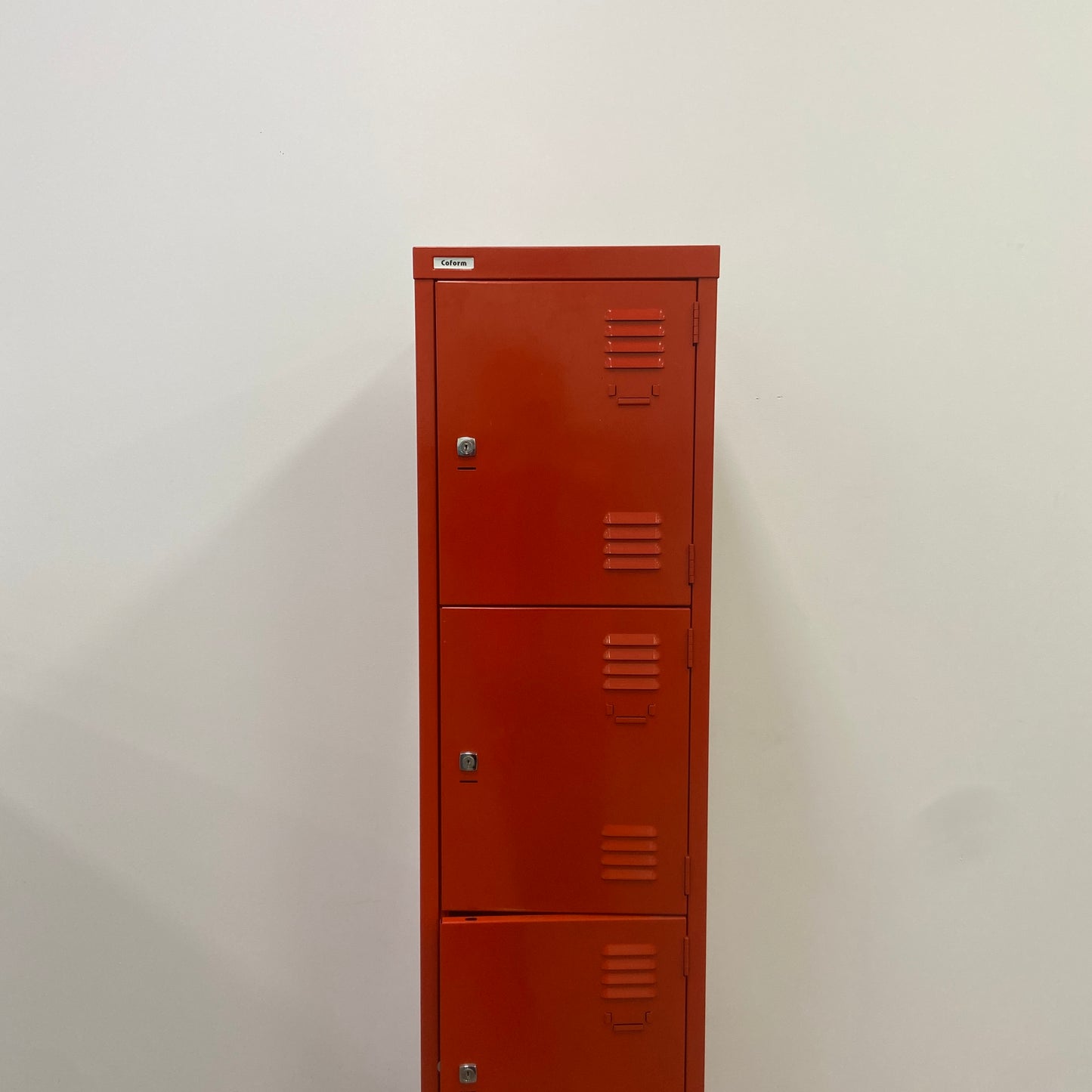 Coform Single Locker Red 4 Door - needs repairs