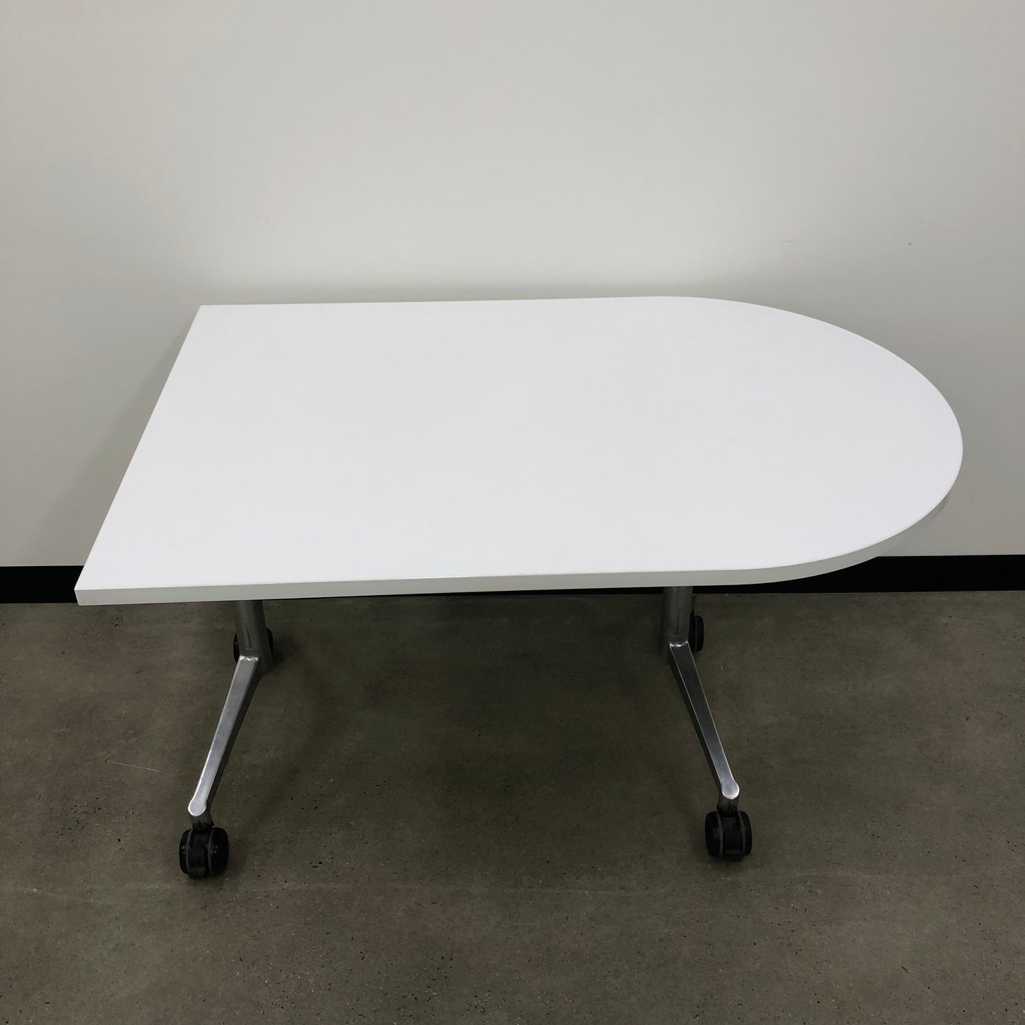 Thinking Works White Curved End Desk on Wheels