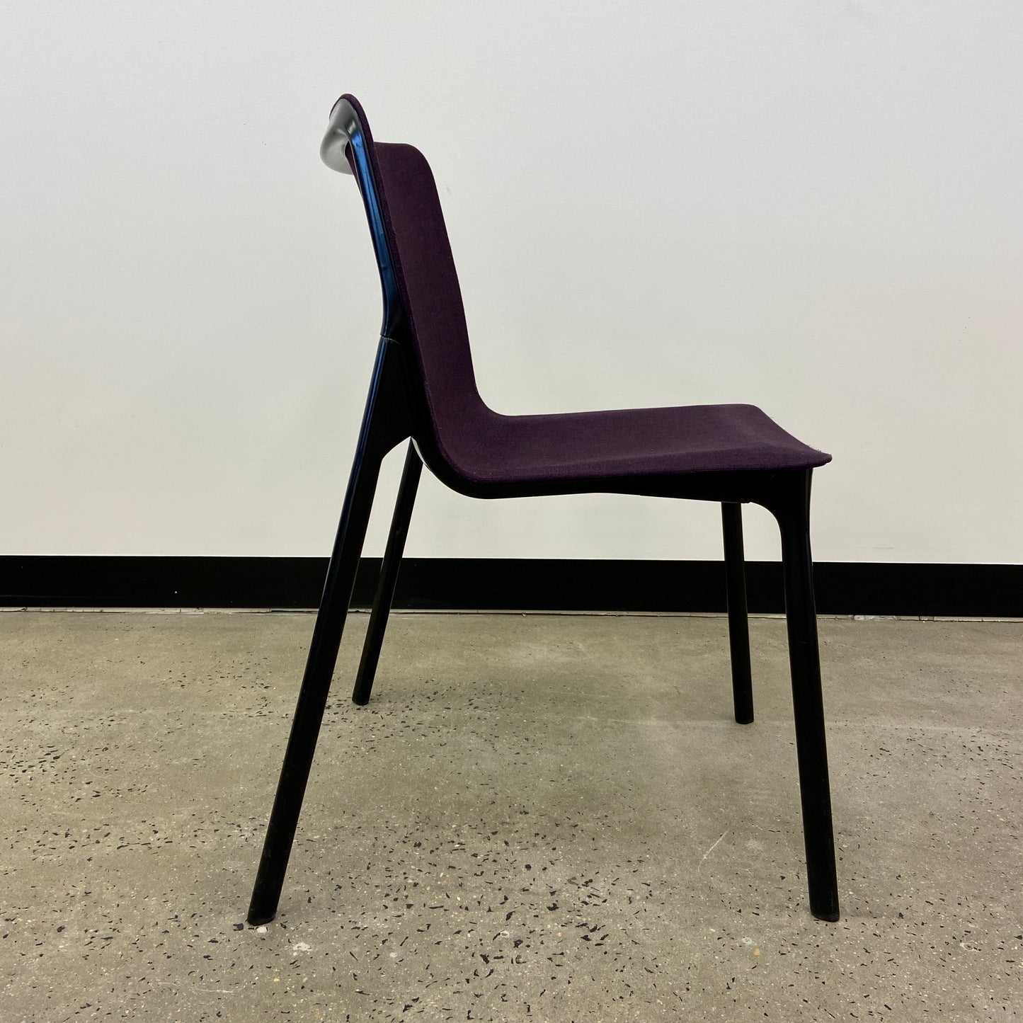 Wilkhahn Chassis Visitor Chair Purple