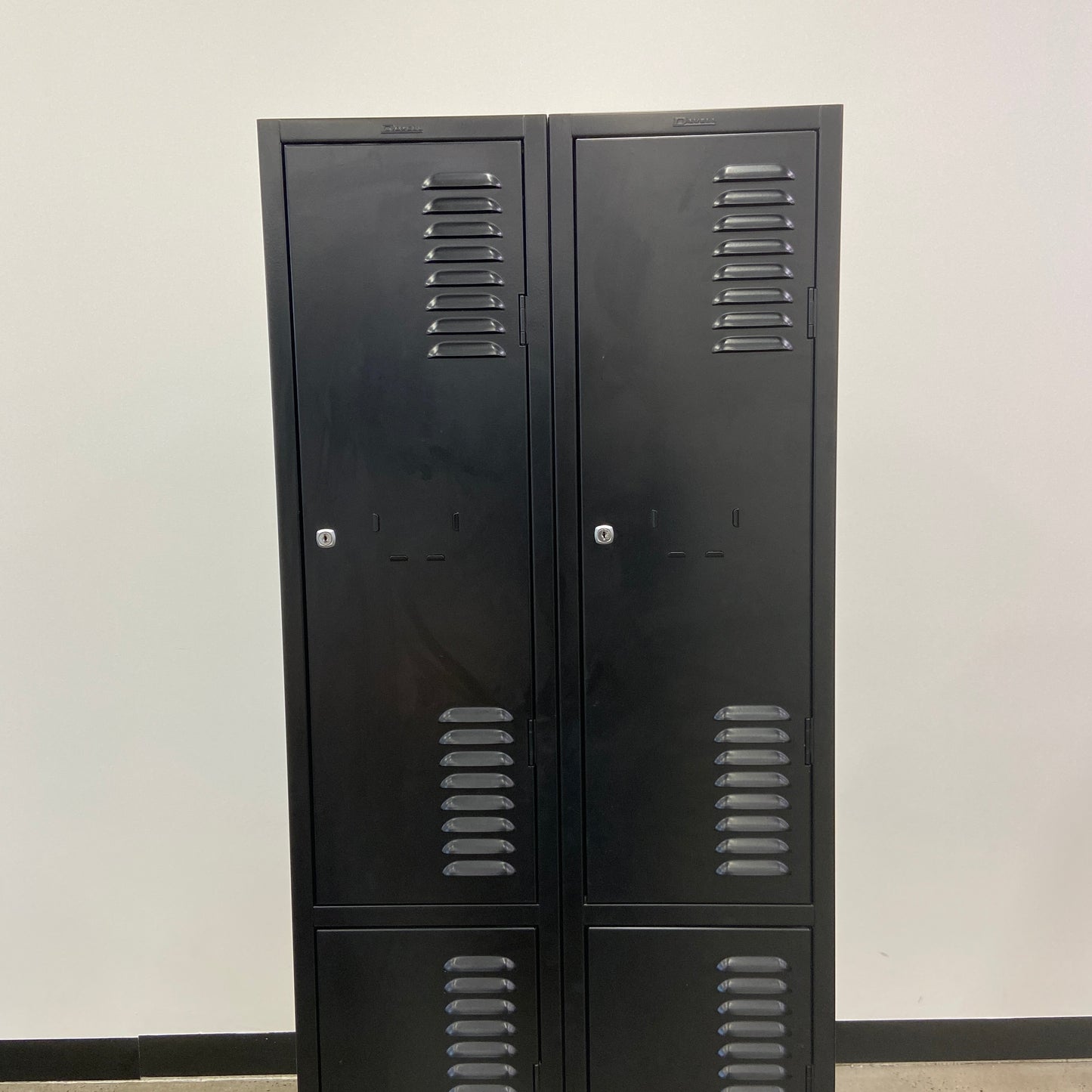 Davell Locker Double Bay Black