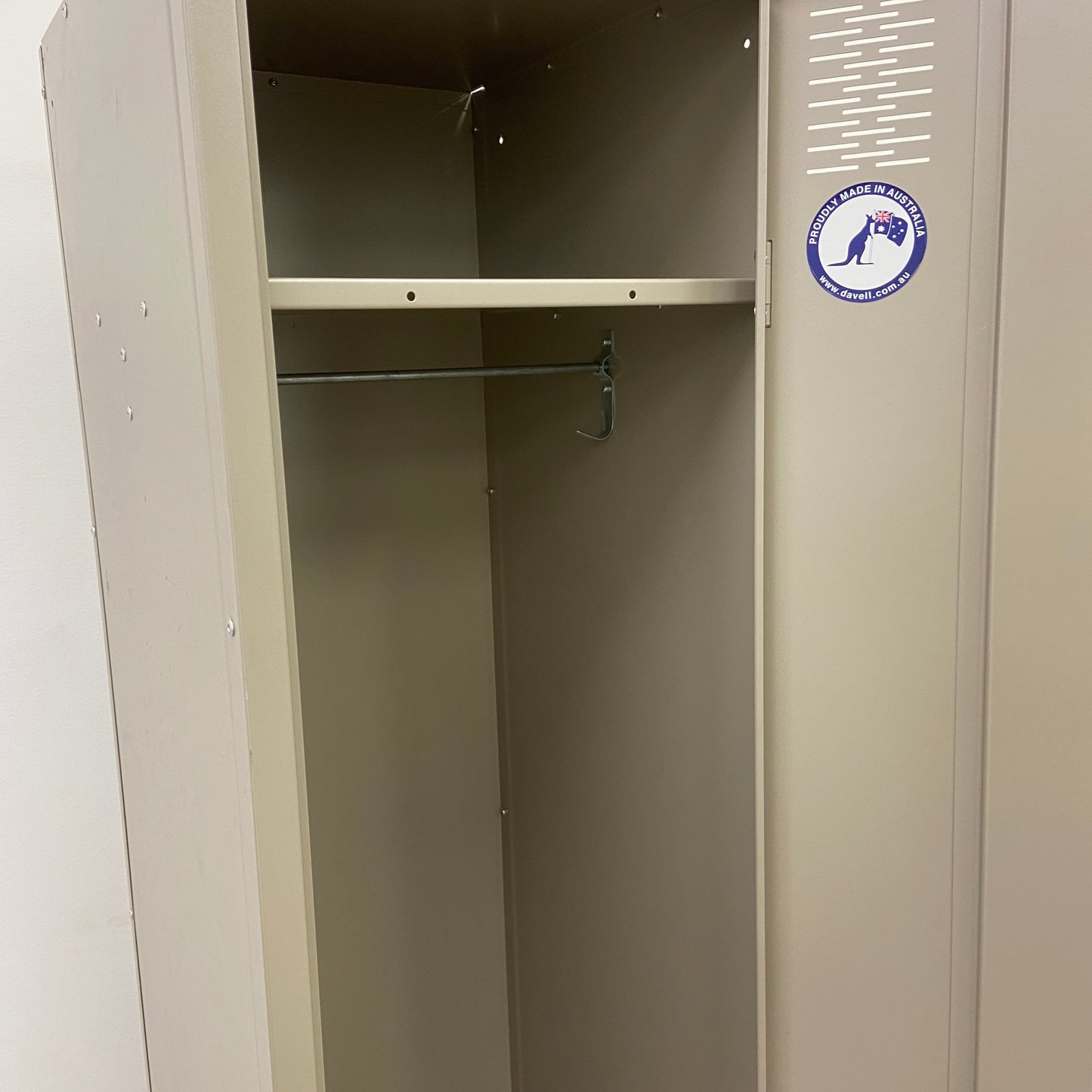 Davell Locker Single Beige