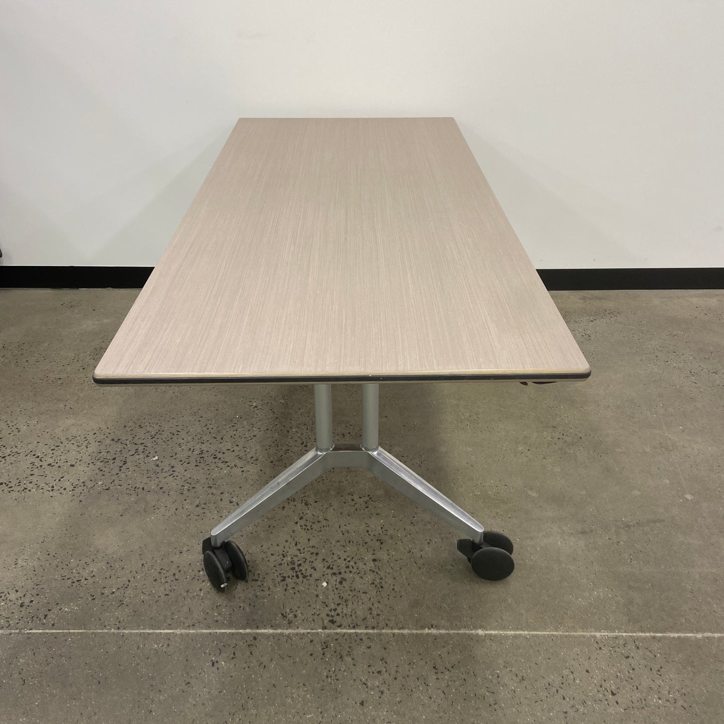 Wilkhahn 620 Logon Meeting Table