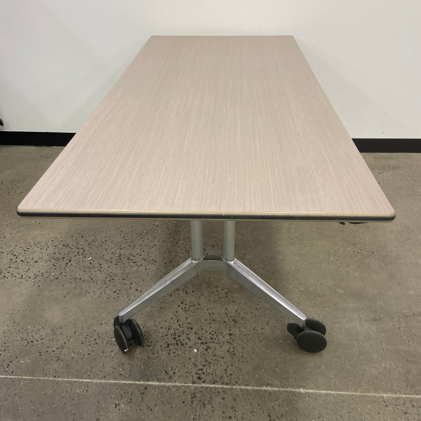 Wilkhahn 620 Logon Meeting Table