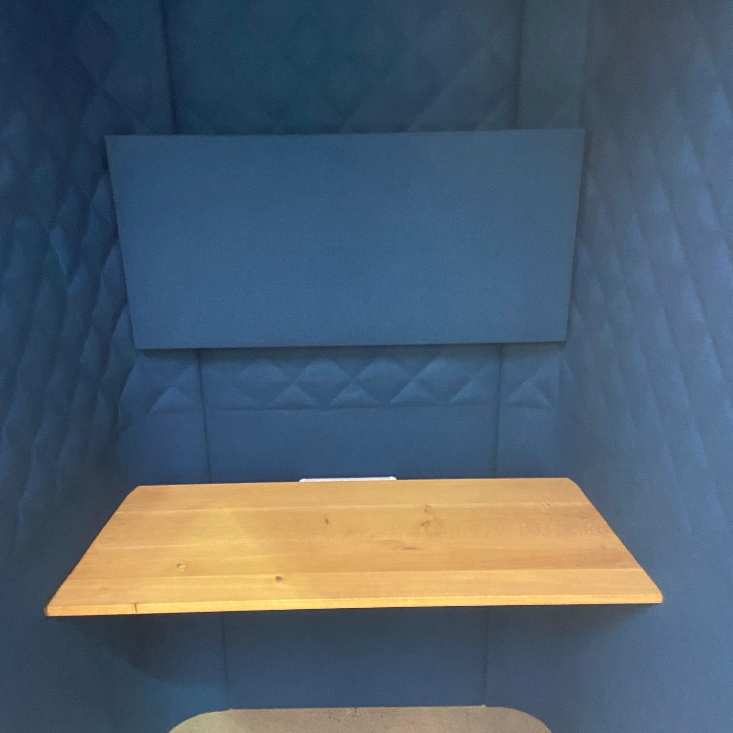 BuzziSpace BuzziBooth Blue Private Desk